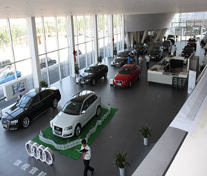 包頭龐大樂業(yè)奧迪Q5現(xiàn)車鉅惠，現(xiàn)金優(yōu)惠5000-10000元